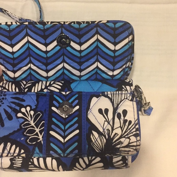 Vera Bradley All in One Crossbody Wallet - Picture 4 of 6